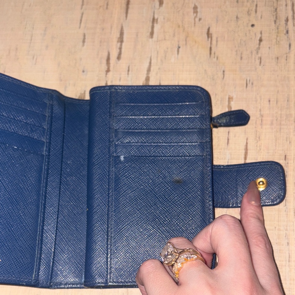 Prada Blue Saffiano Zip Wallet with Gold Logo - Picture 4 of 6
